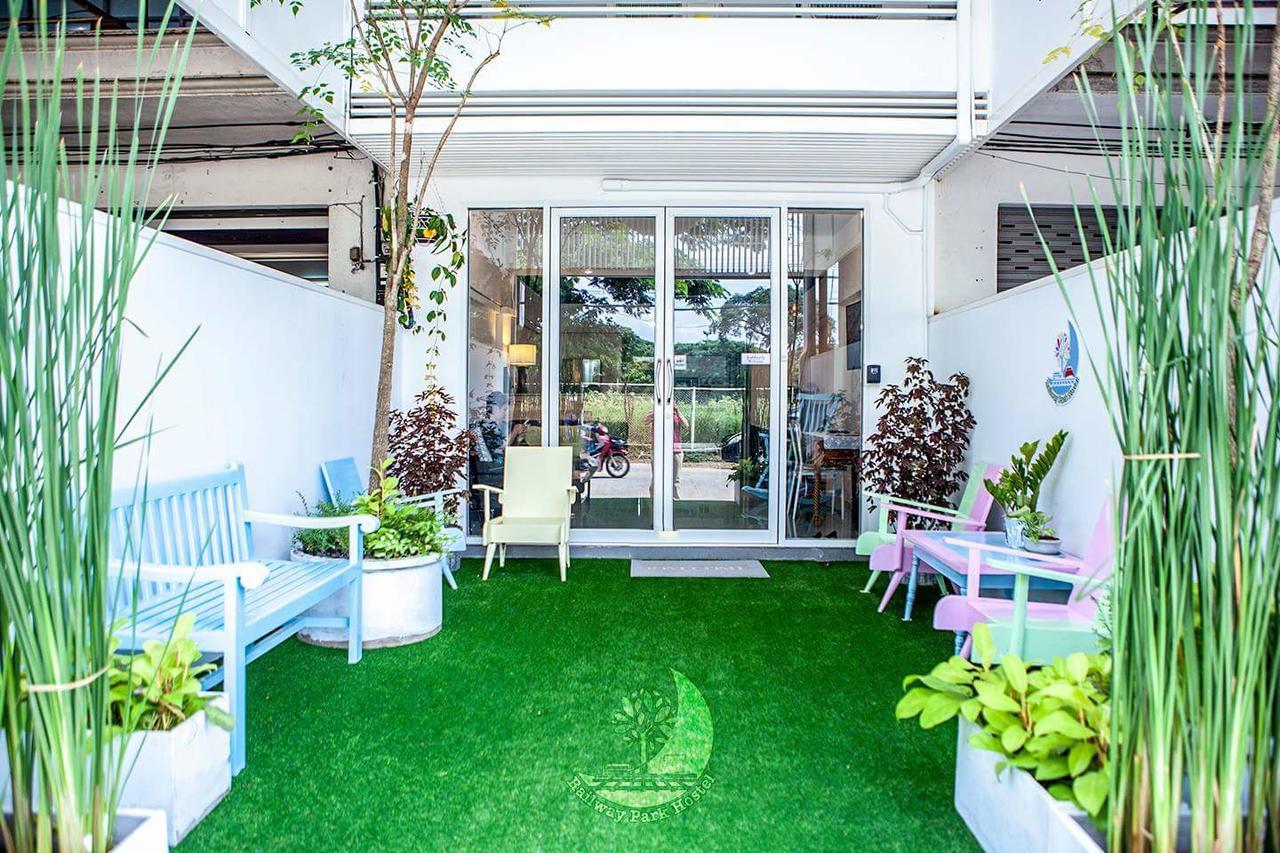 Railway Park Hostel Chiang Mai Exterior foto
